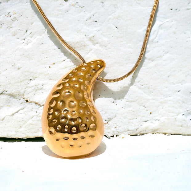 Textured Veneta Water Drop Necklace