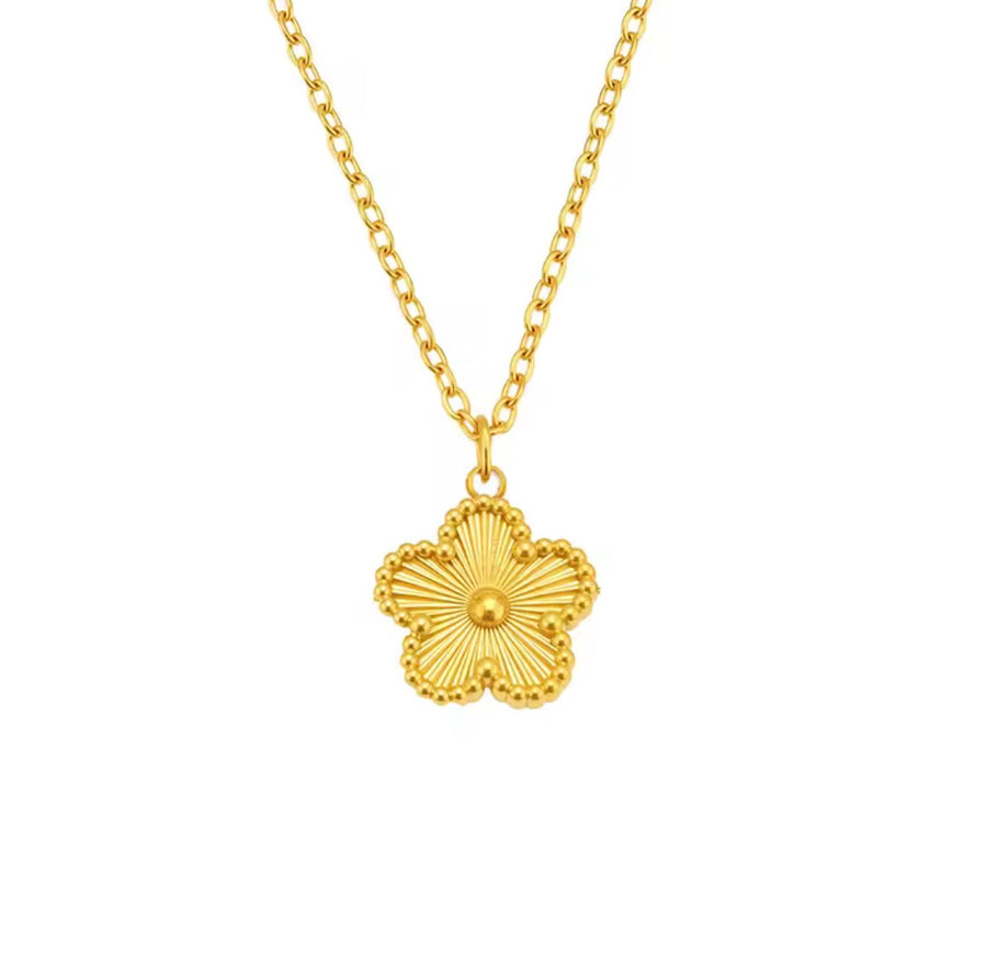 Signature Daisy Necklace