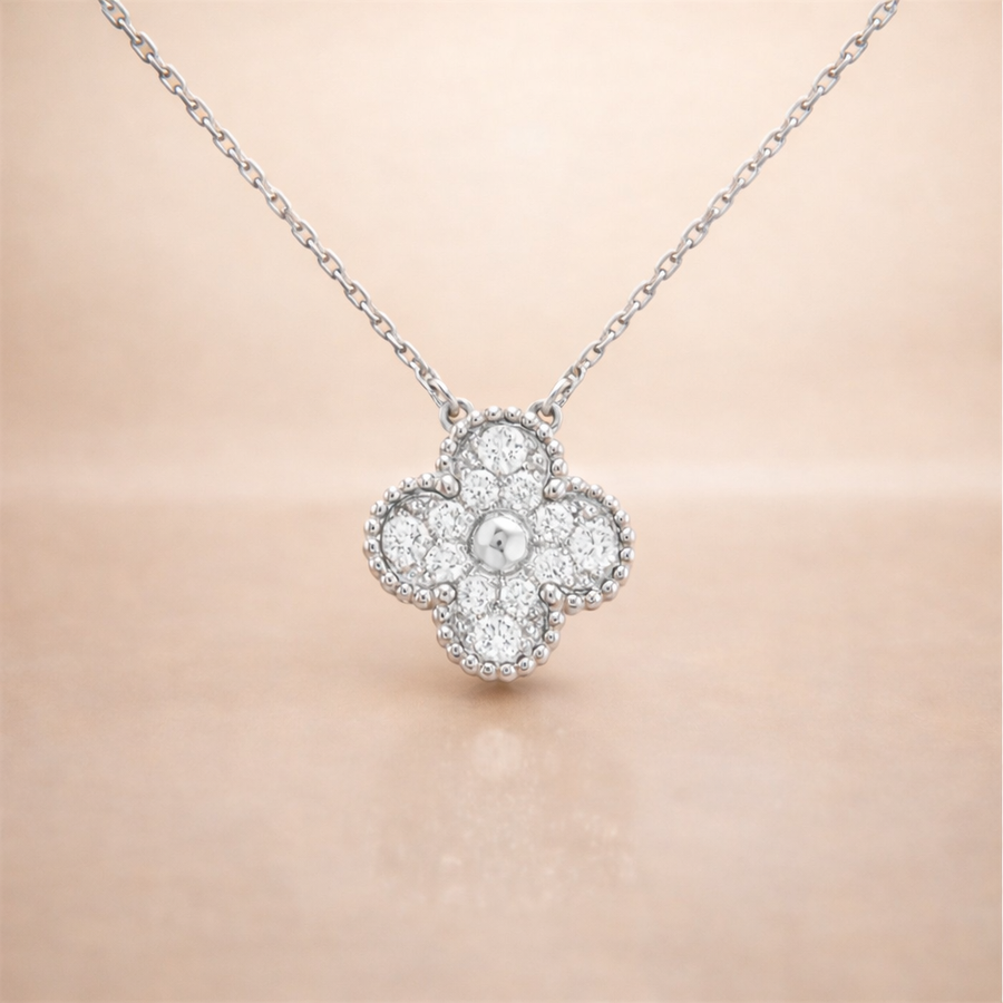 Clover Glow Necklace Silver